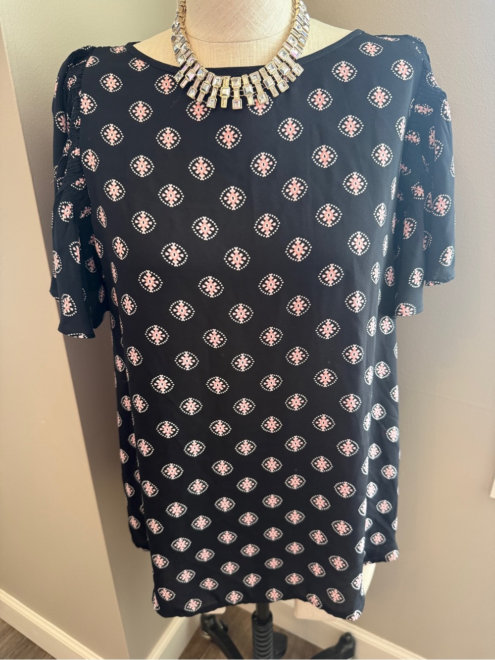 LOFT Black Short-Sleeve Top with Pink and White Geometric Medallions